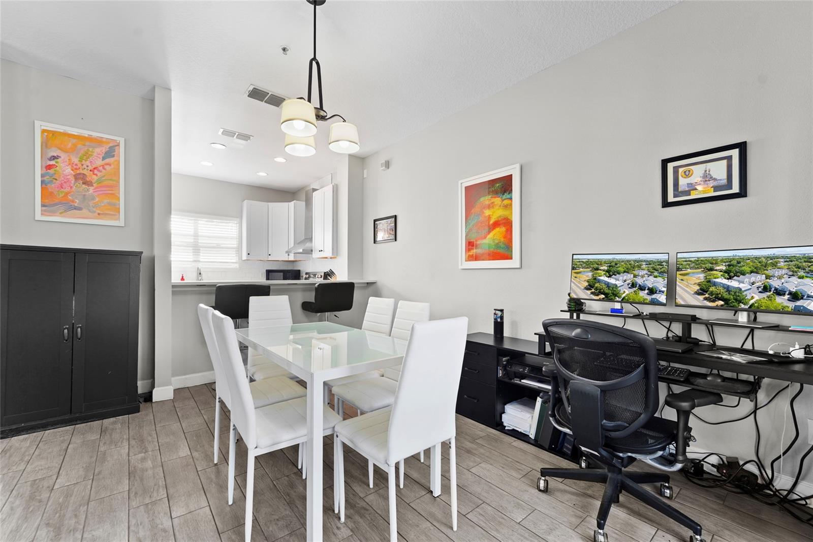 WESTSHORE TWNHMS - Residential