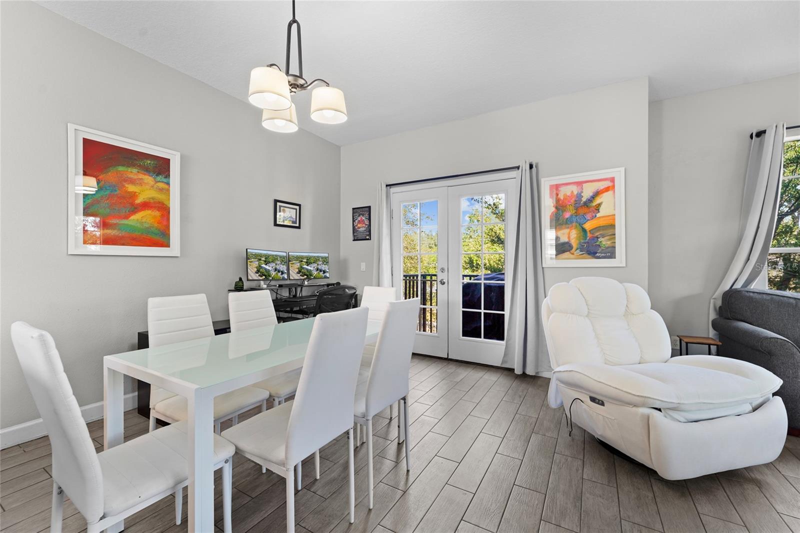 WESTSHORE TWNHMS - Residential