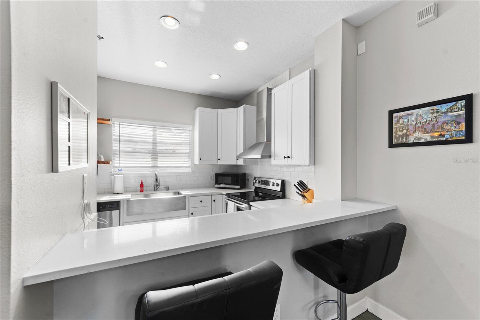 WESTSHORE TWNHMS - Residential