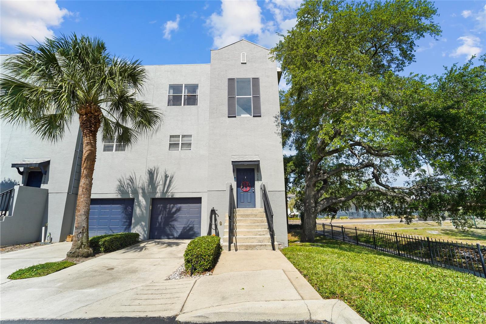 WESTSHORE TWNHMS - Residential