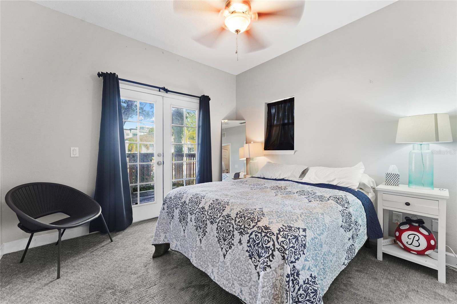 WESTSHORE TWNHMS - Residential