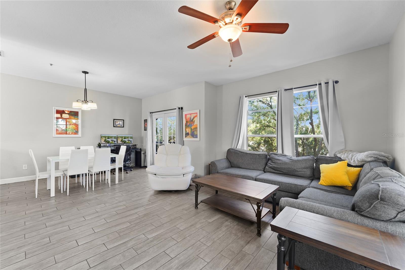 WESTSHORE TWNHMS - Residential