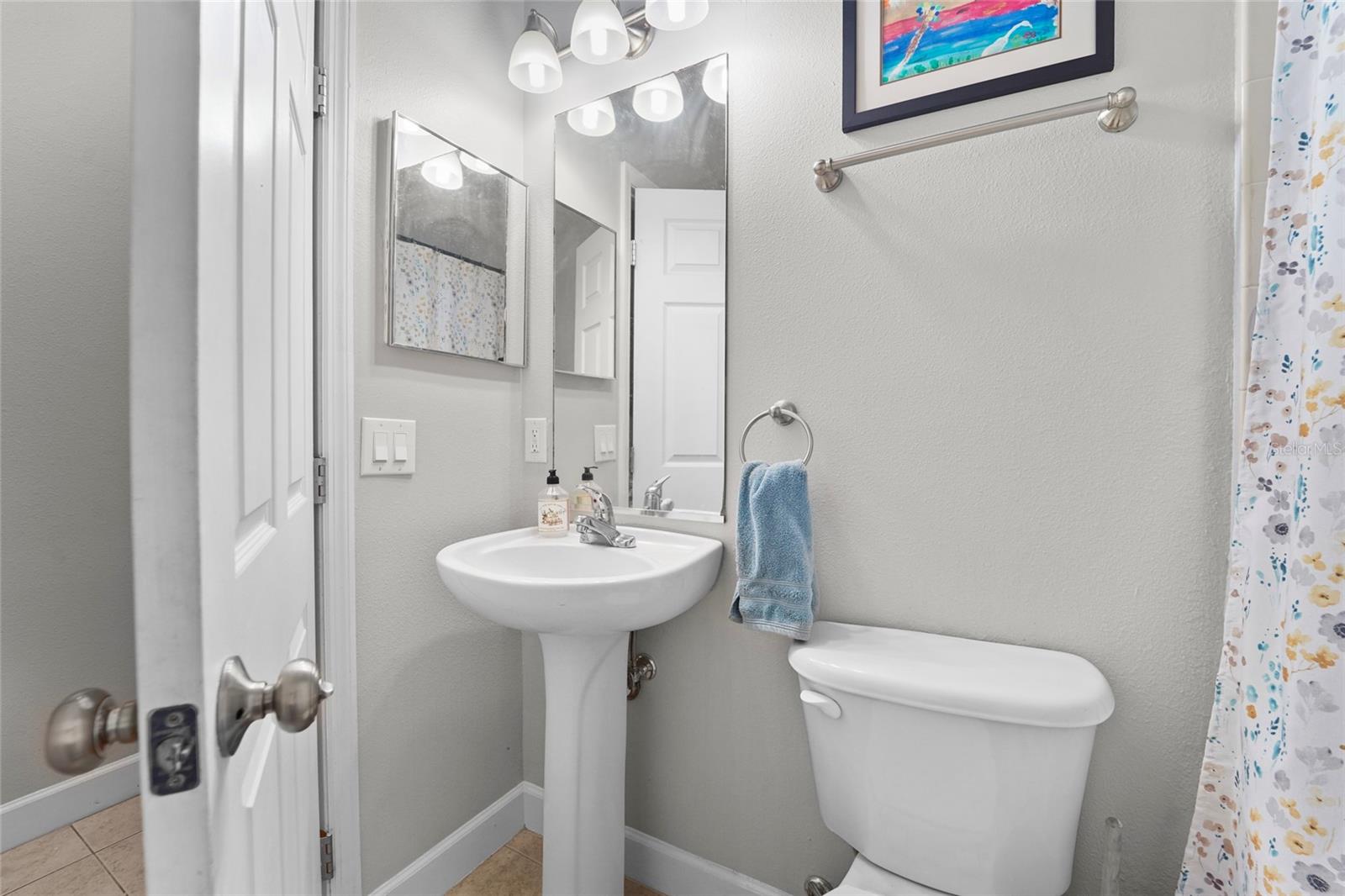 WESTSHORE TWNHMS - Residential