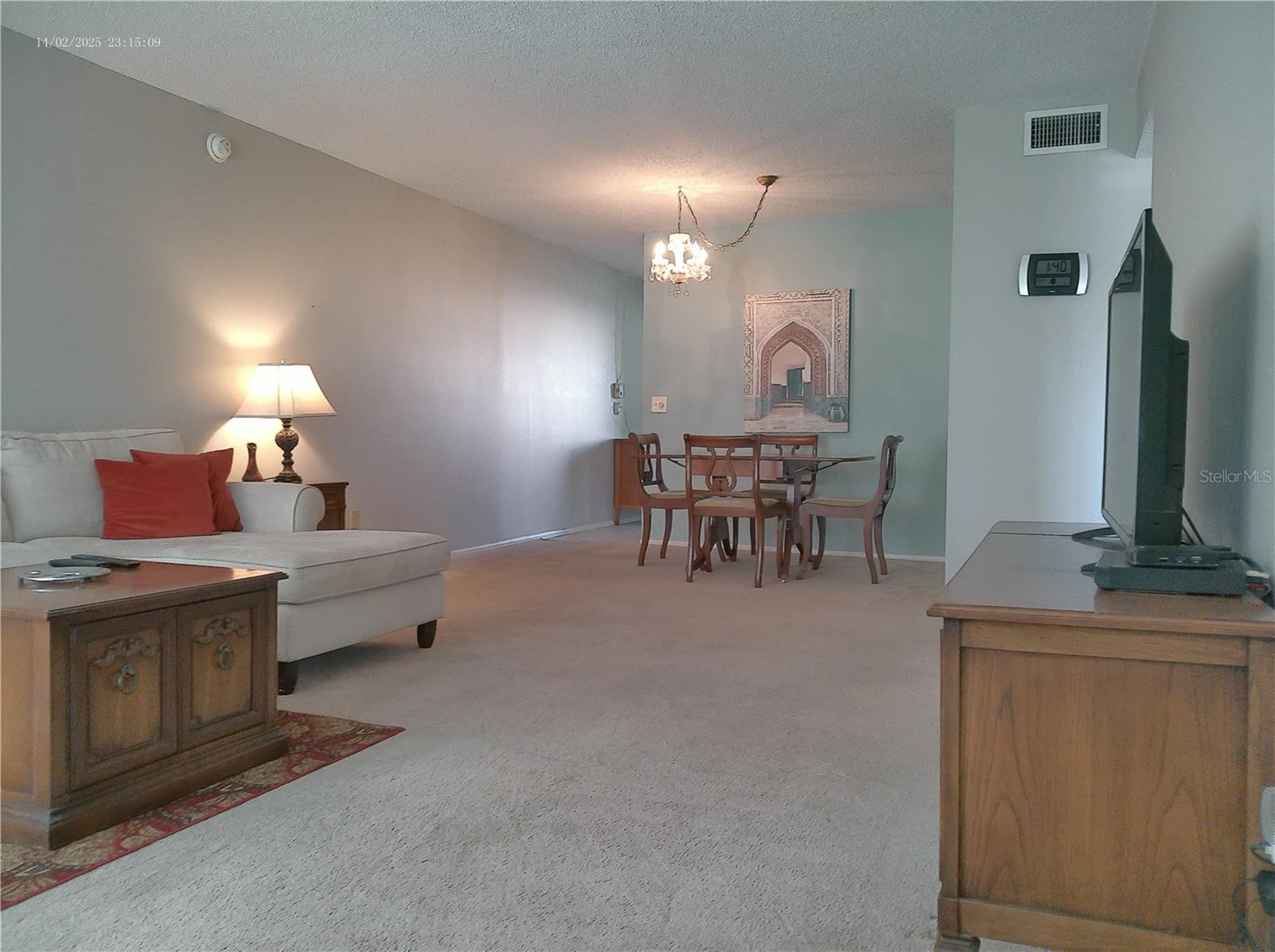 ON TOP OF THE WORLD - Residential