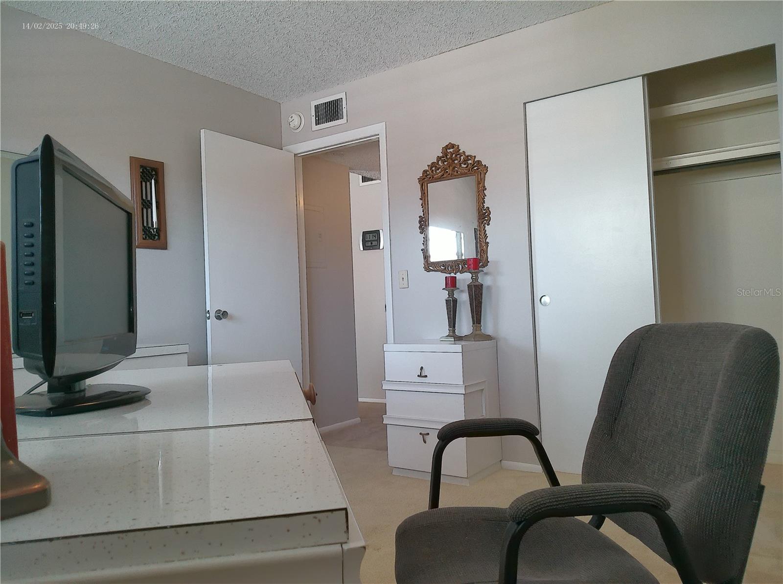 ON TOP OF THE WORLD - Residential