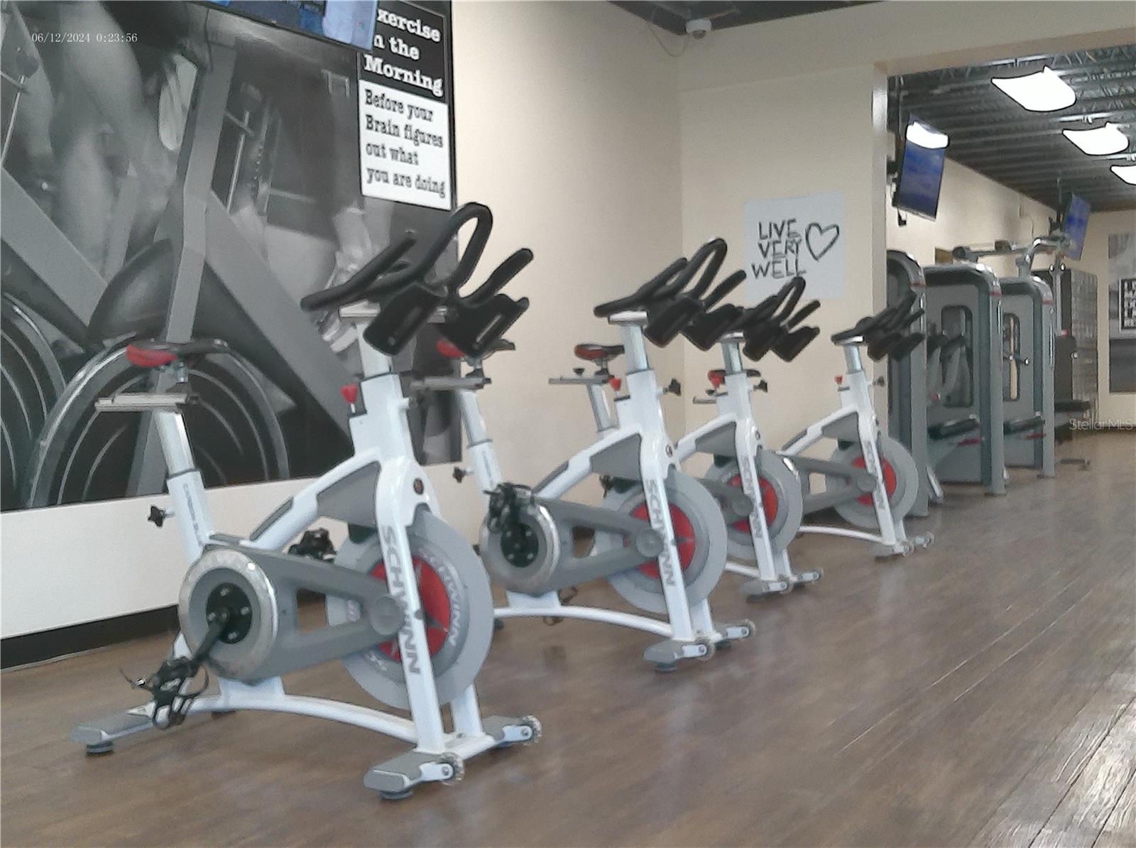 ON TOP OF THE WORLD - Residential