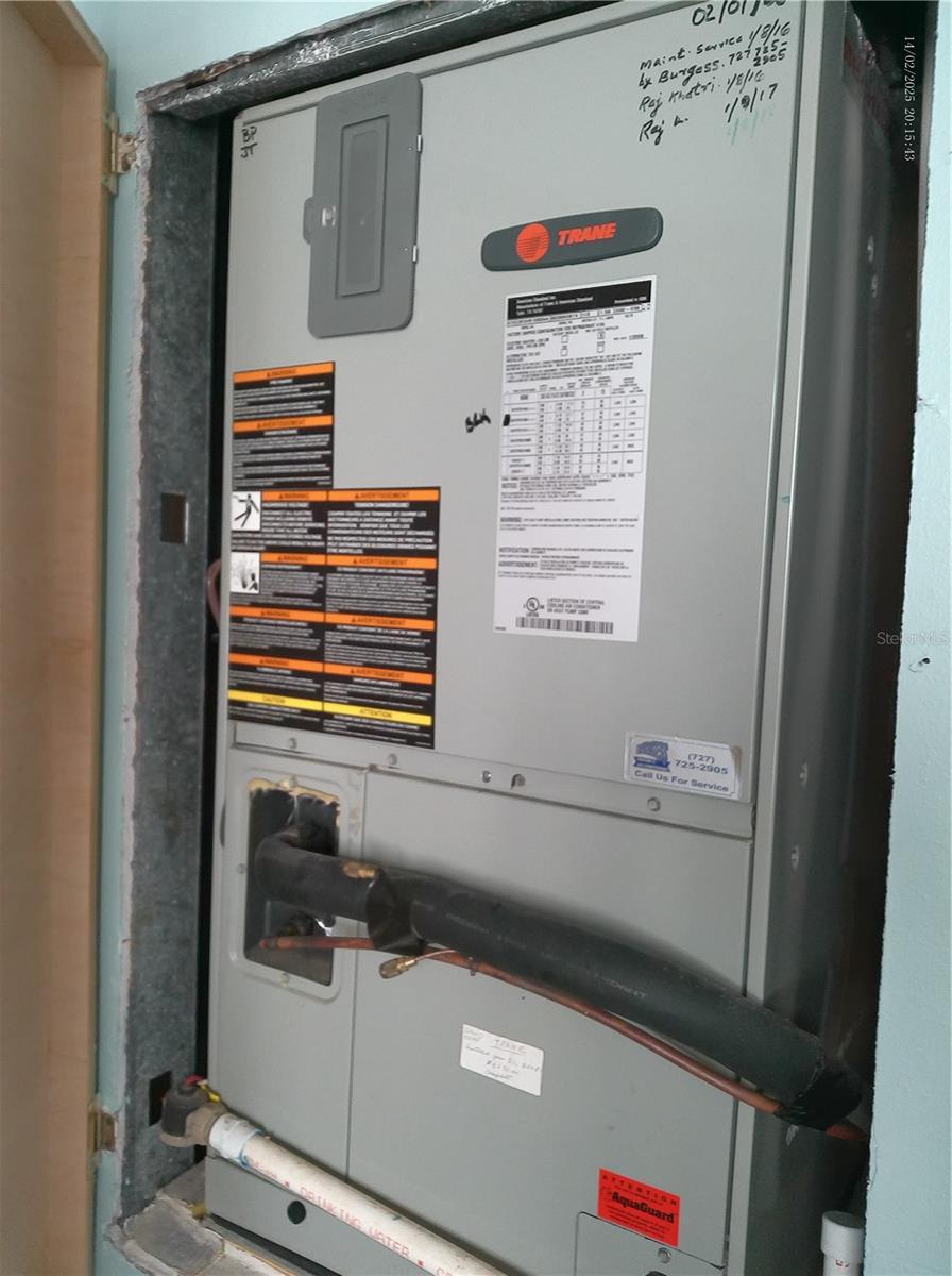 ON TOP OF THE WORLD - Residential