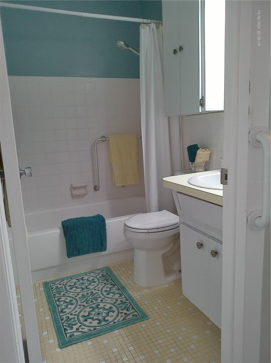 ON TOP OF THE WORLD - Residential