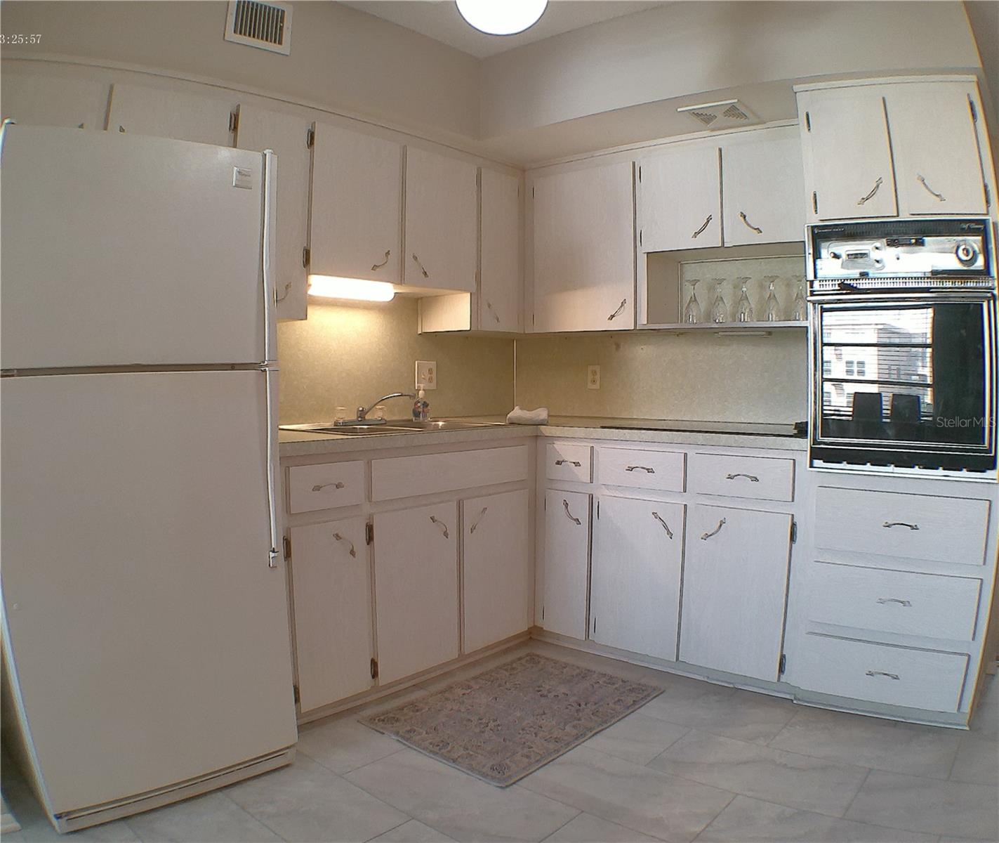 ON TOP OF THE WORLD - Residential