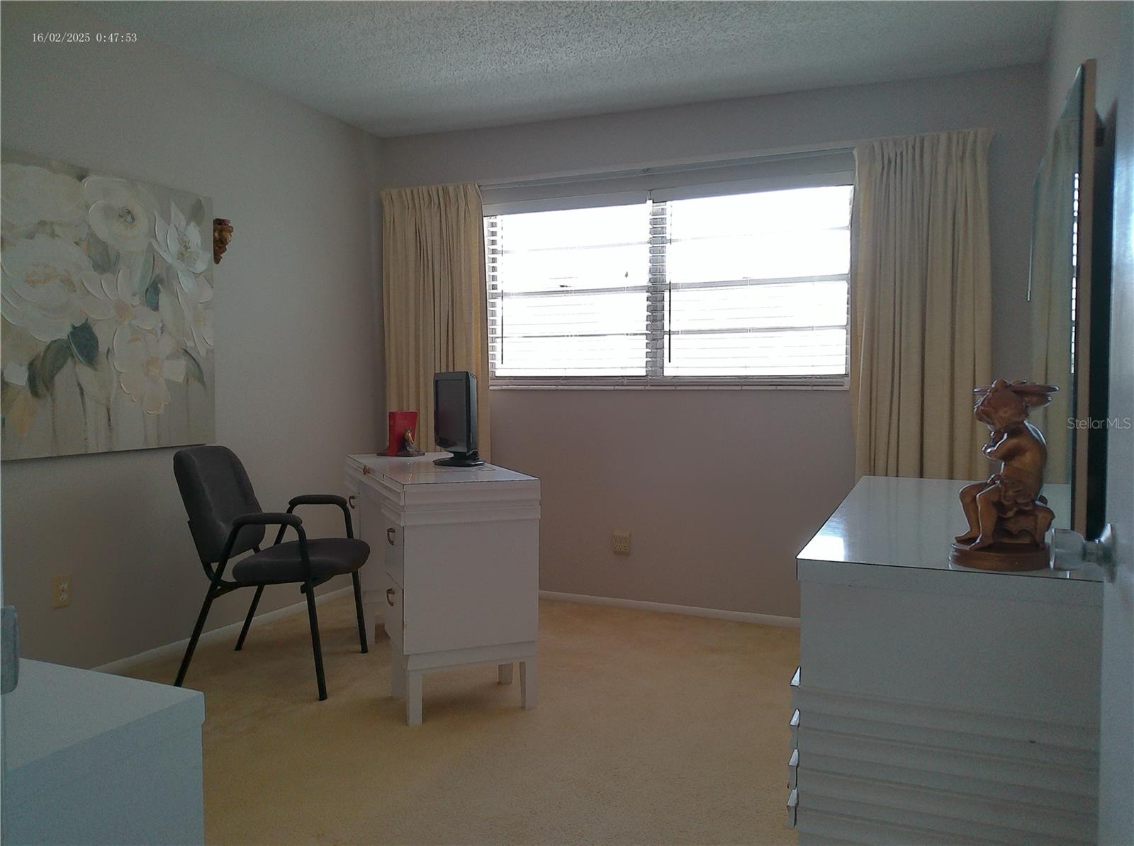 ON TOP OF THE WORLD - Residential