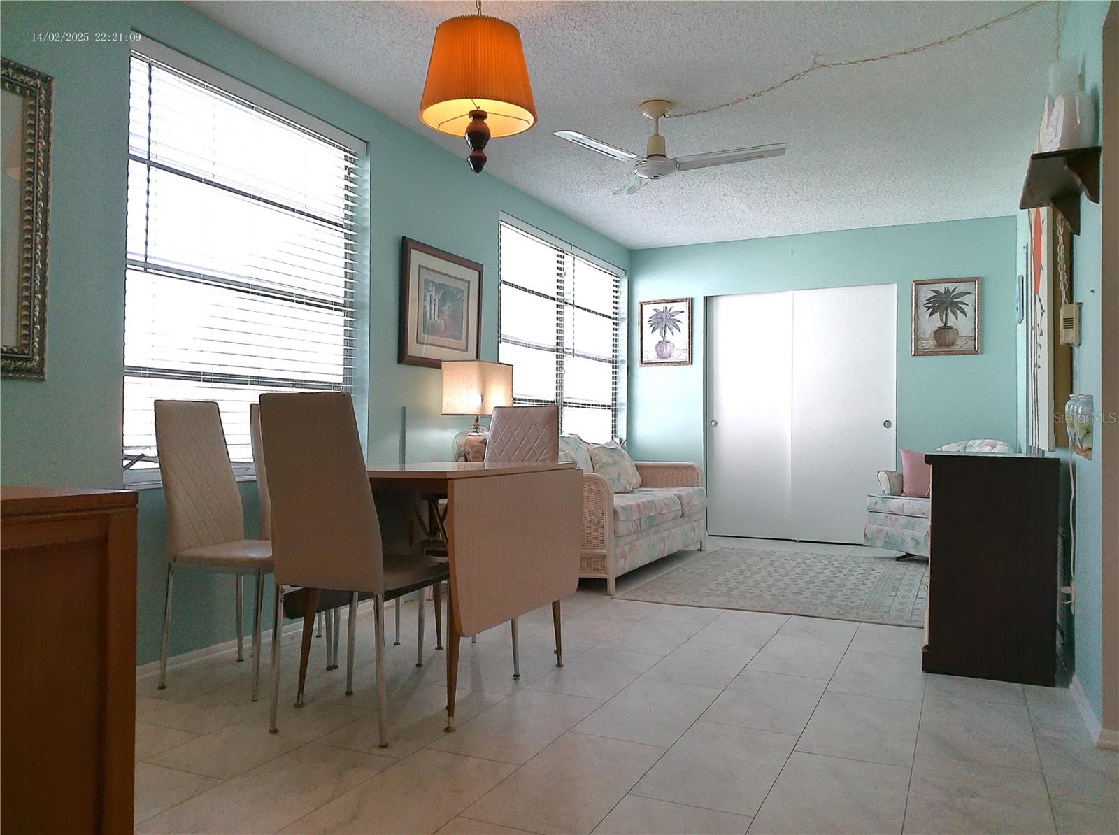 ON TOP OF THE WORLD - Residential