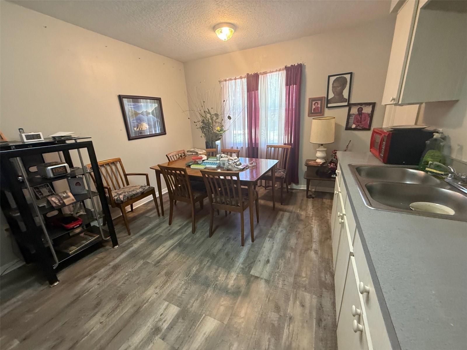 COX BLK 143 DELAND - Residential