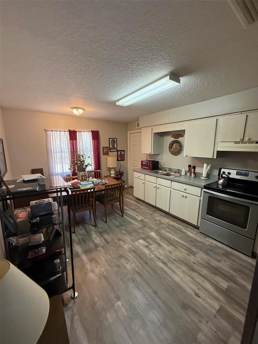 COX BLK 143 DELAND - Residential