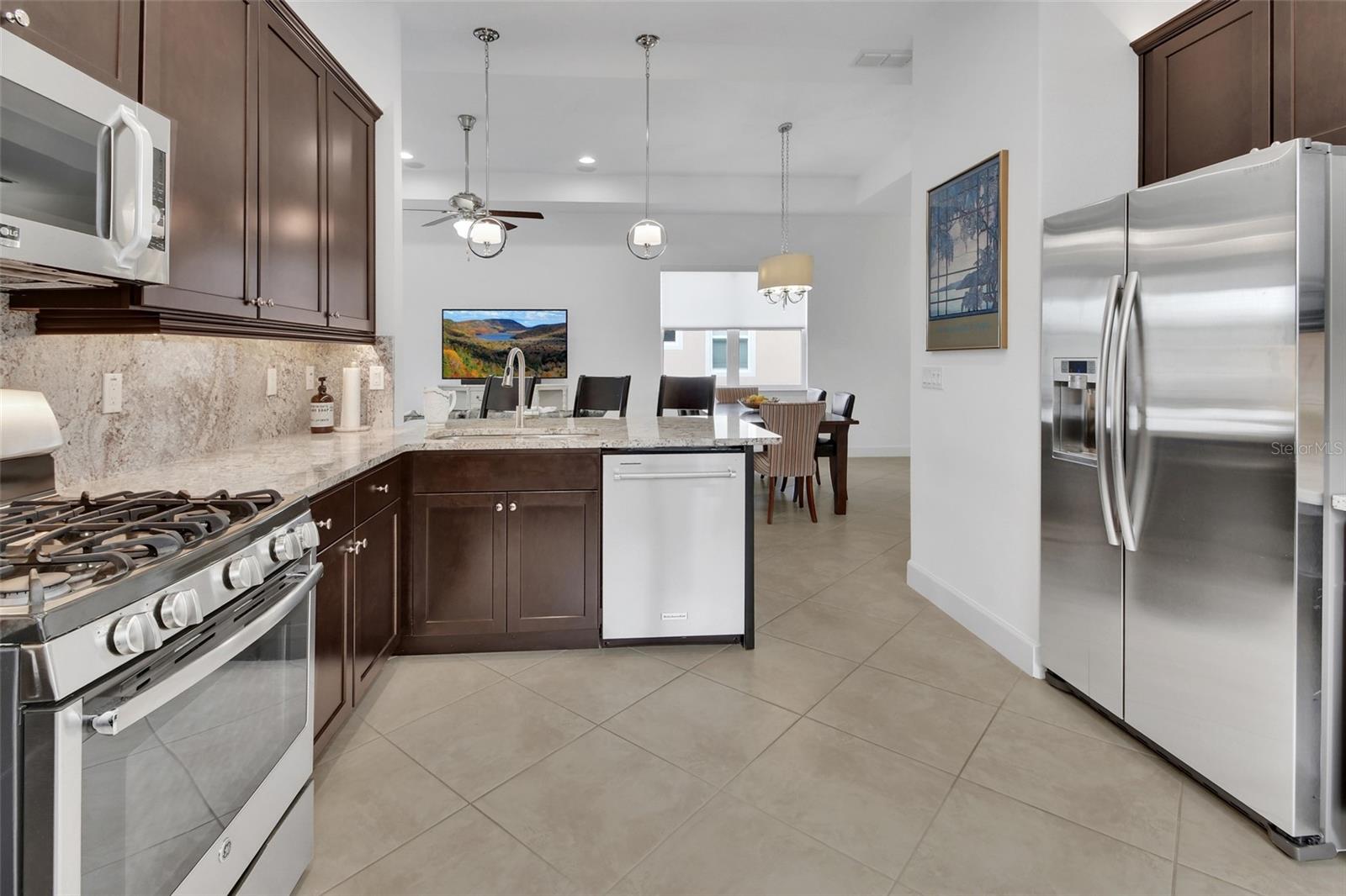 VICTORIA GARDENS - Residential