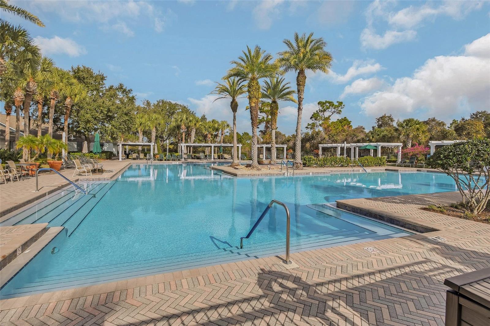 VICTORIA GARDENS - Residential