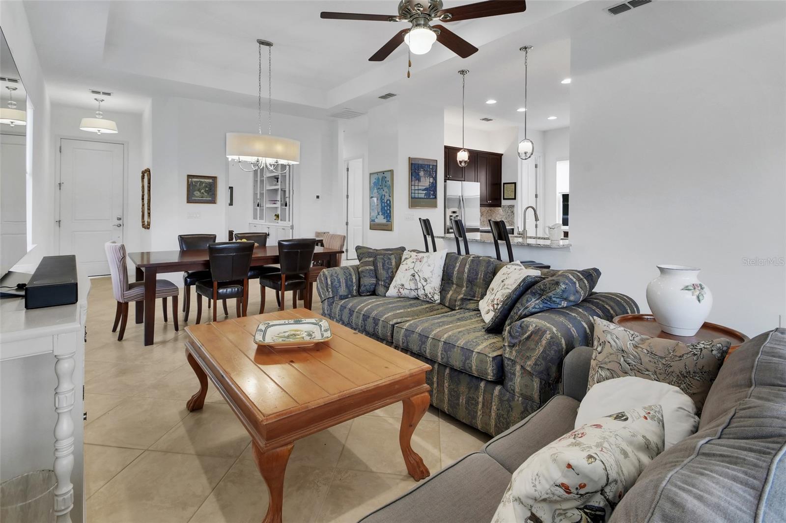 VICTORIA GARDENS - Residential