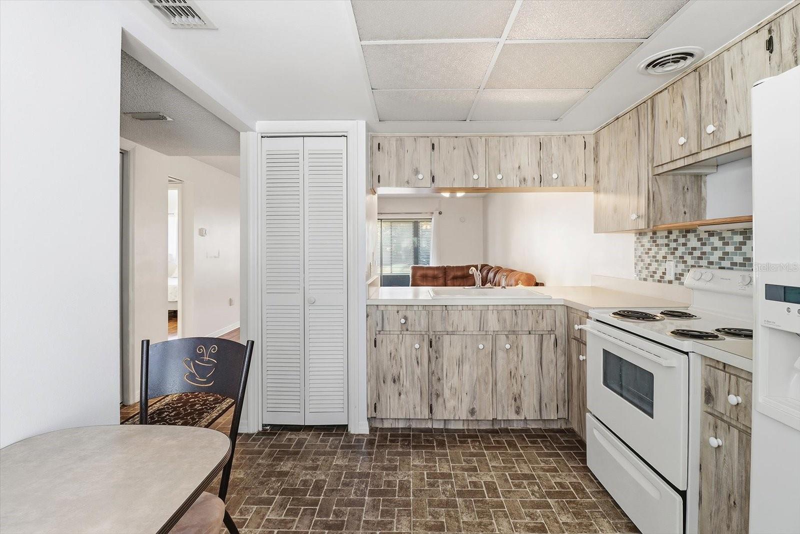 PARKSIDE VILLAGE UNIT 03 - Residential