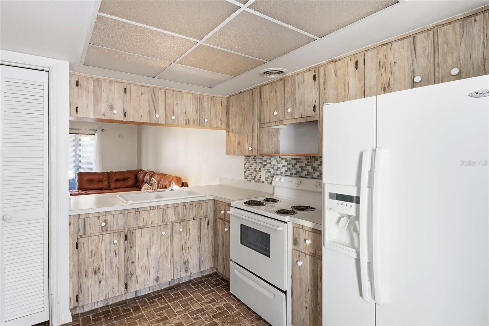 PARKSIDE VILLAGE UNIT 03 - Residential