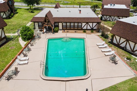 Tiny photo for 500 Newell Hill Road #108D, Leesburg, FL 34748 (MLS # G5114410)