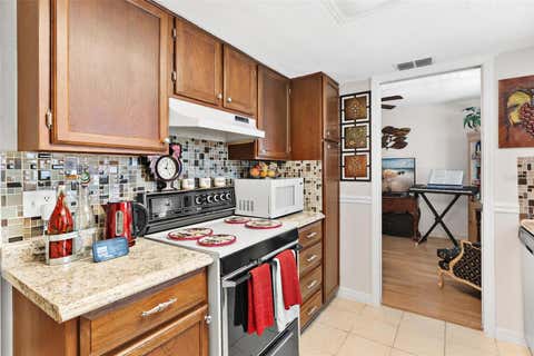 Tiny photo for 500 Newell Hill Road #108D, Leesburg, FL 34748 (MLS # G5114410)