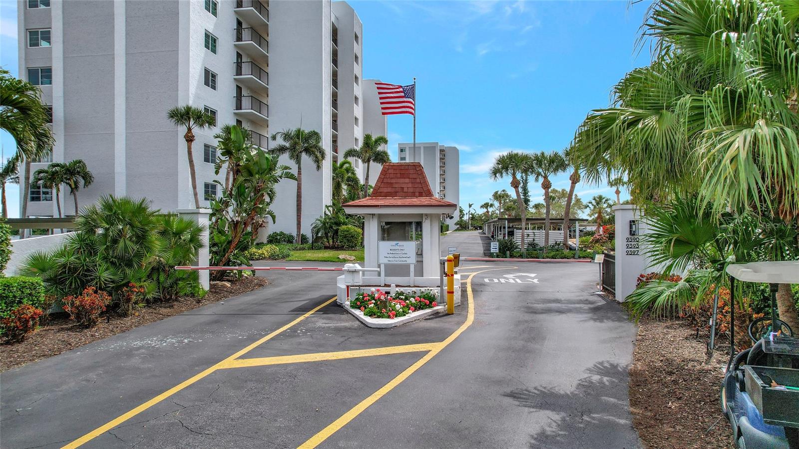 POINTE ON MIDNIGHT PASS - Residential