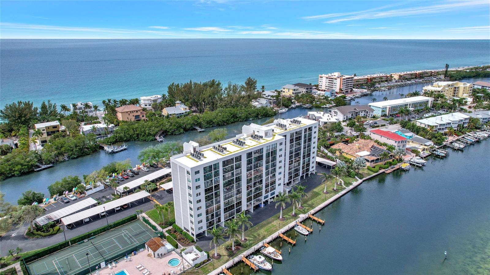 POINTE ON MIDNIGHT PASS - Residential