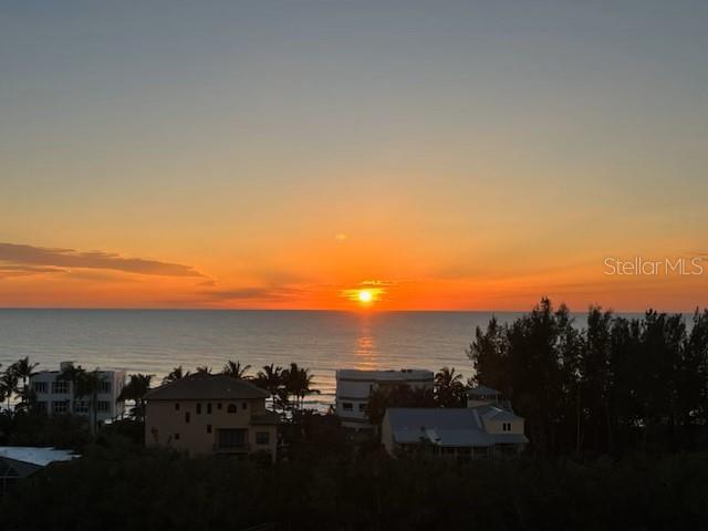 POINTE ON MIDNIGHT PASS - Residential