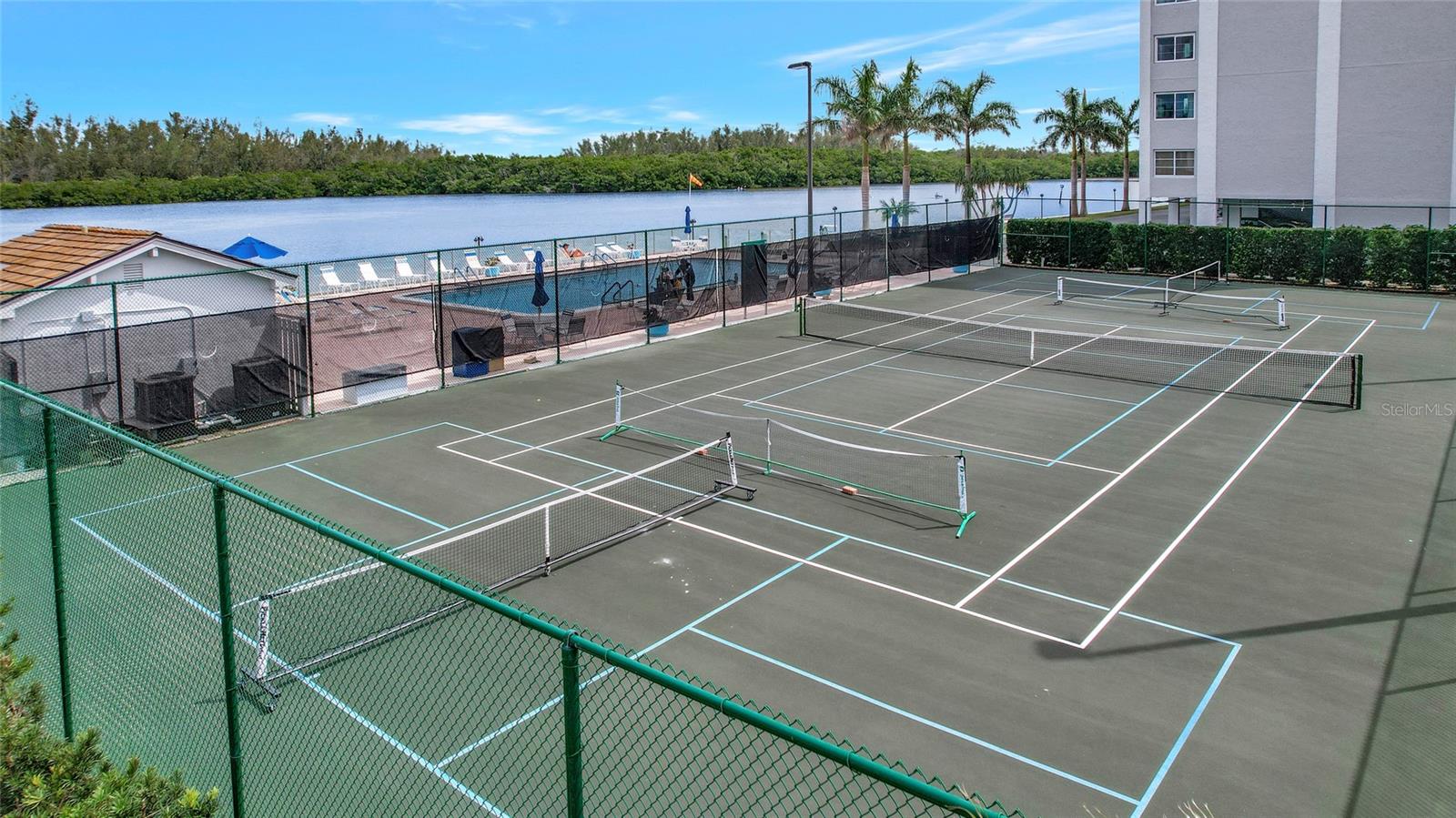 POINTE ON MIDNIGHT PASS - Residential