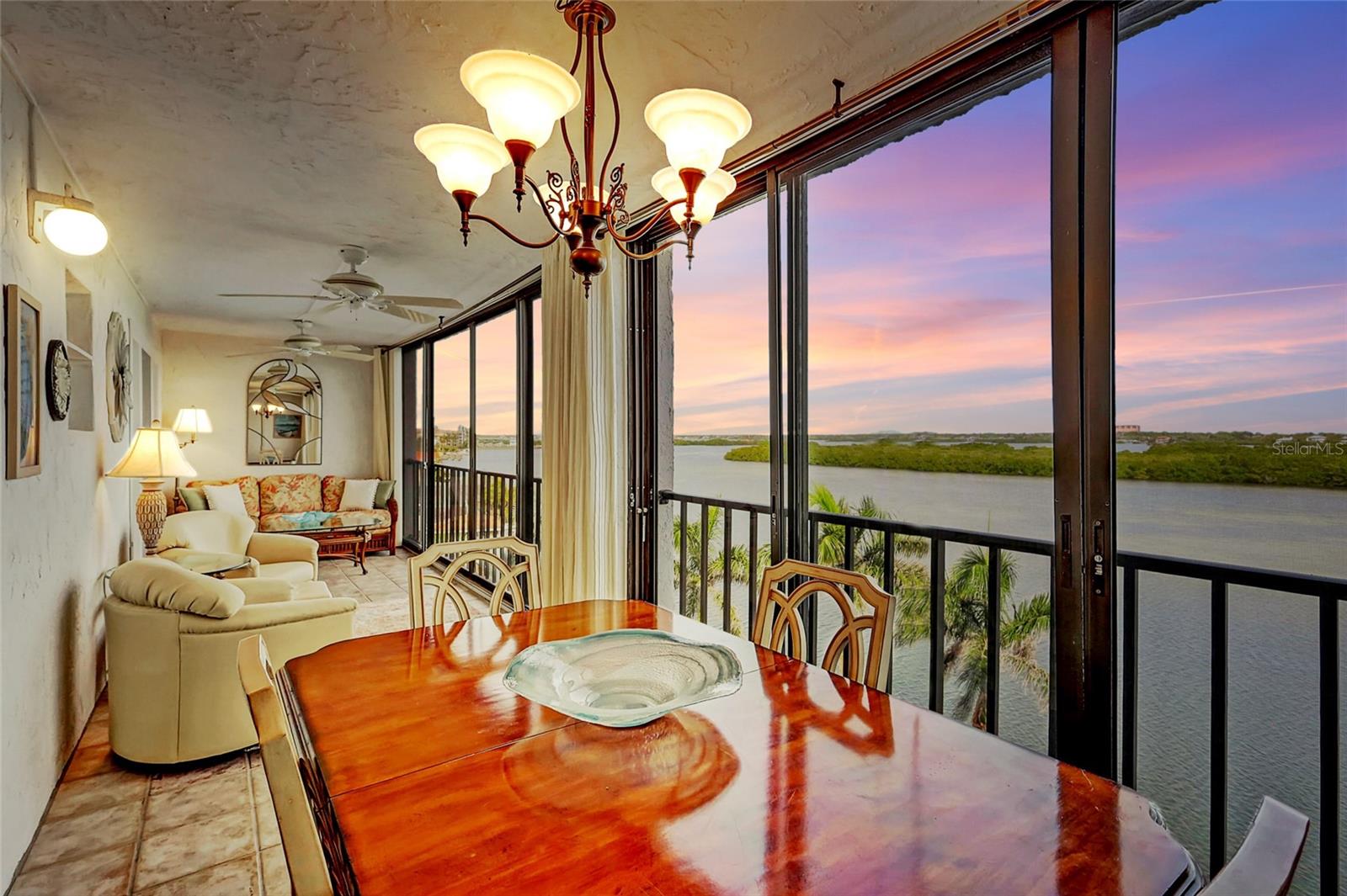 POINTE ON MIDNIGHT PASS - Residential