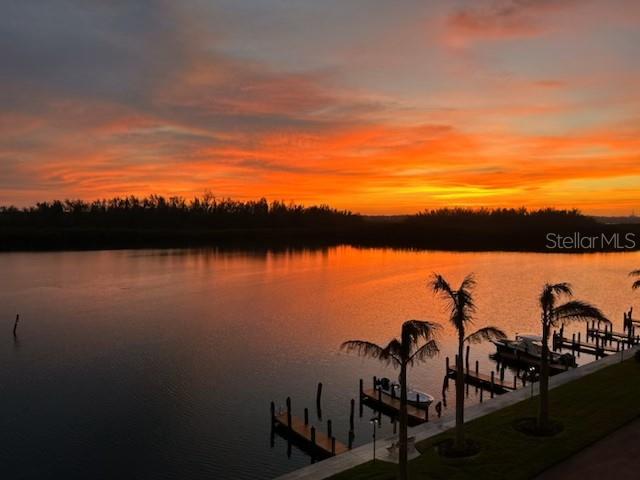 POINTE ON MIDNIGHT PASS - Residential