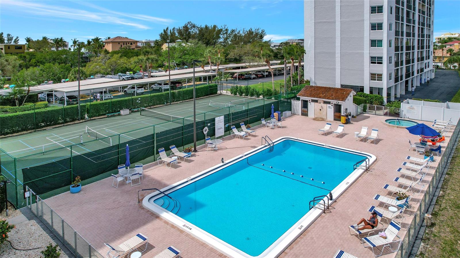 POINTE ON MIDNIGHT PASS - Residential