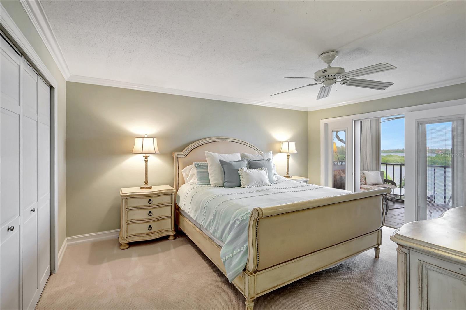 POINTE ON MIDNIGHT PASS - Residential