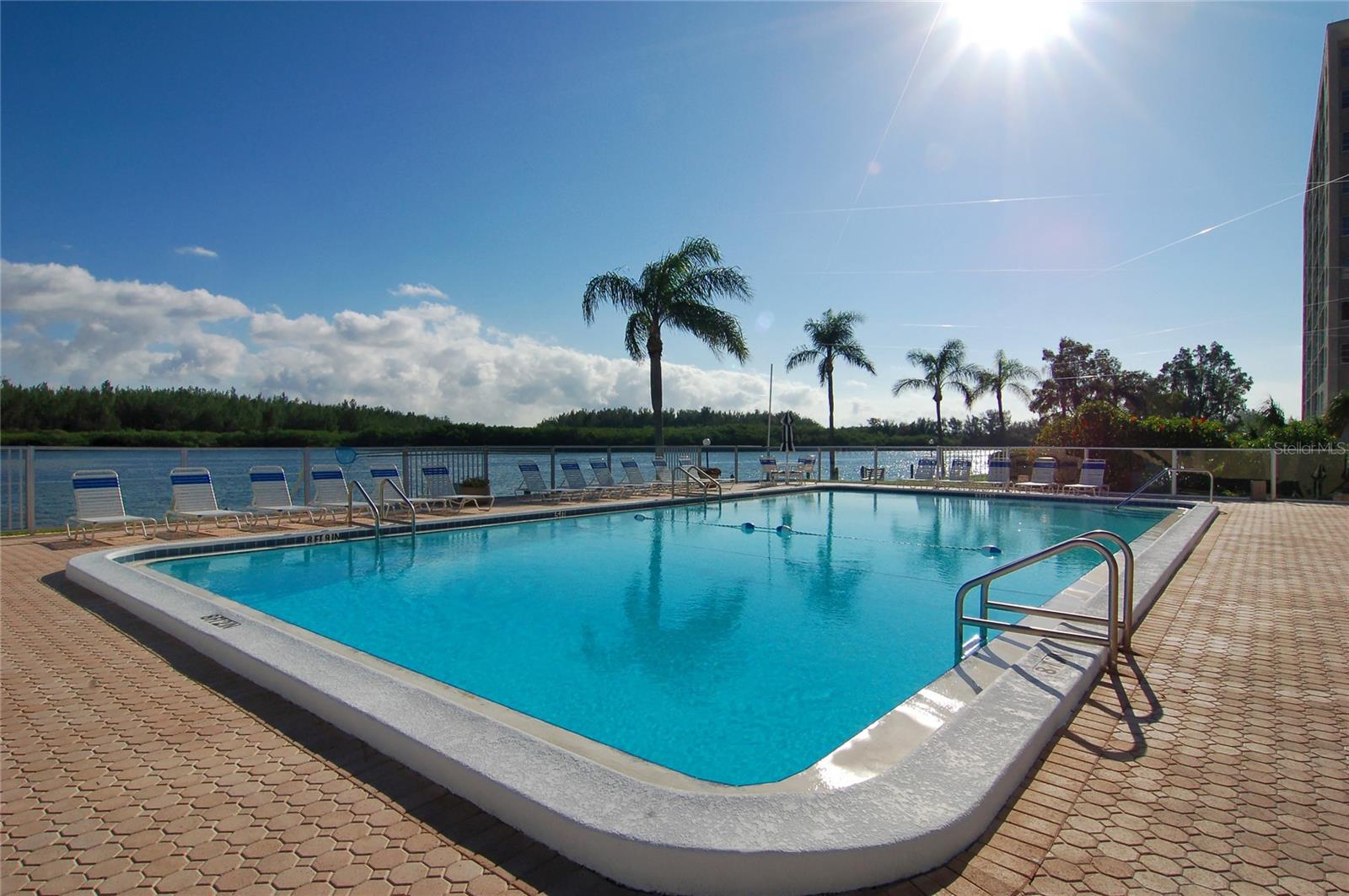 POINTE ON MIDNIGHT PASS - Residential