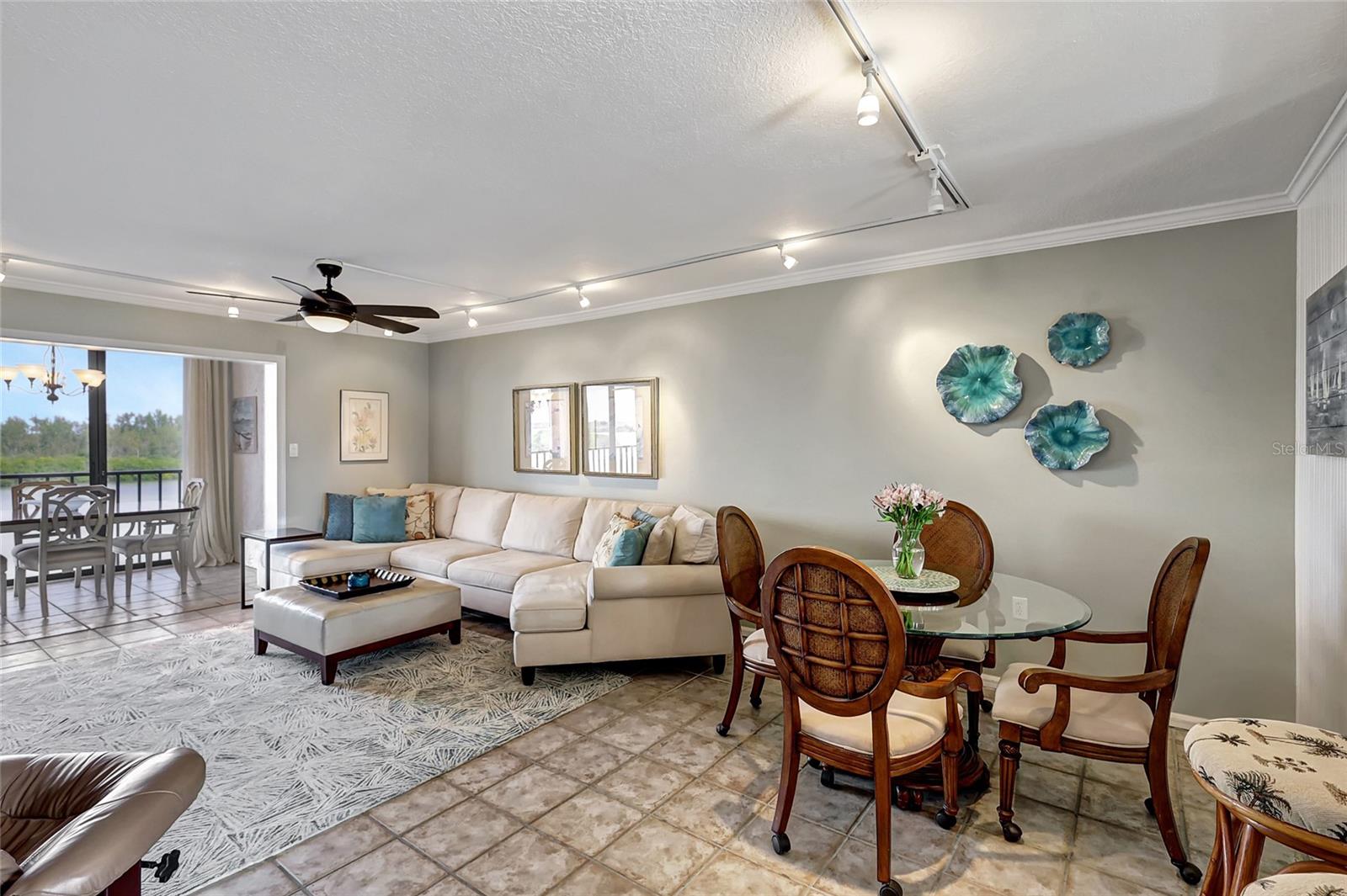 POINTE ON MIDNIGHT PASS - Residential