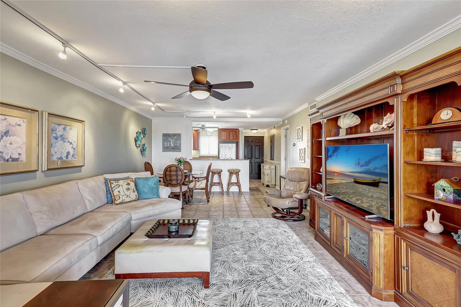 POINTE ON MIDNIGHT PASS - Residential