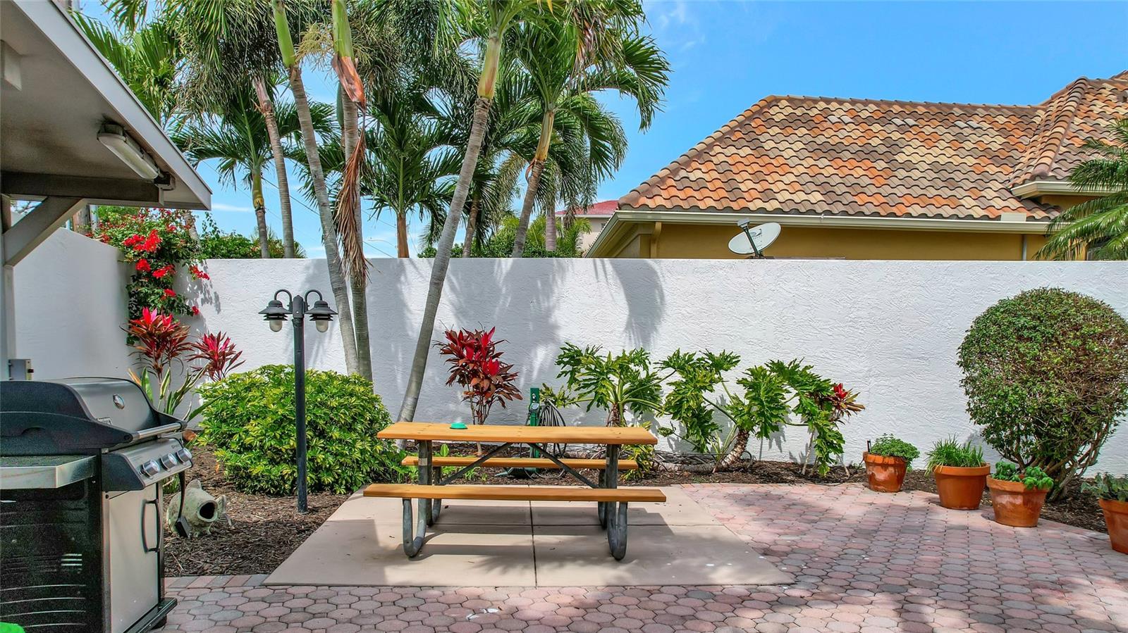 POINTE ON MIDNIGHT PASS - Residential