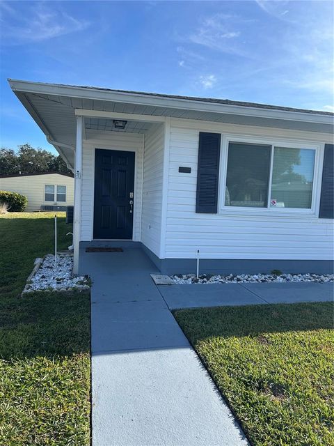 A home in LAKELAND