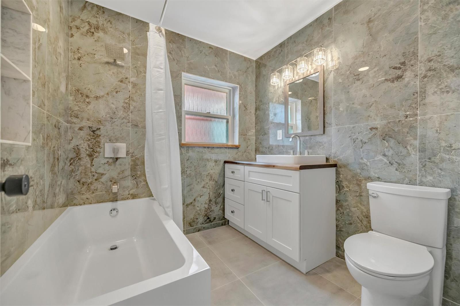 MIRA BELLA NO. 1 BLK D, LOT 9 - Residential