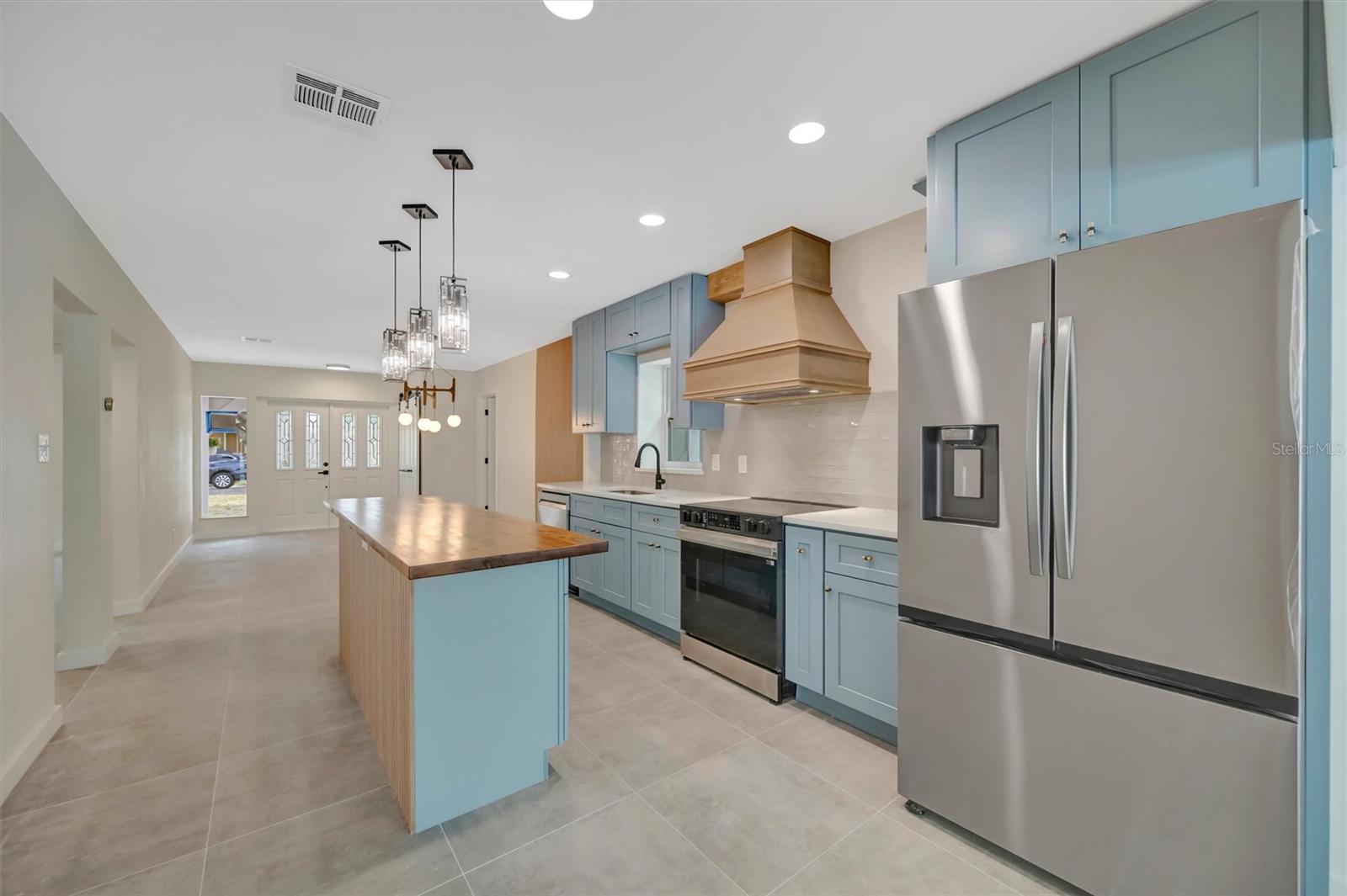 MIRA BELLA NO. 1 BLK D, LOT 9 - Residential