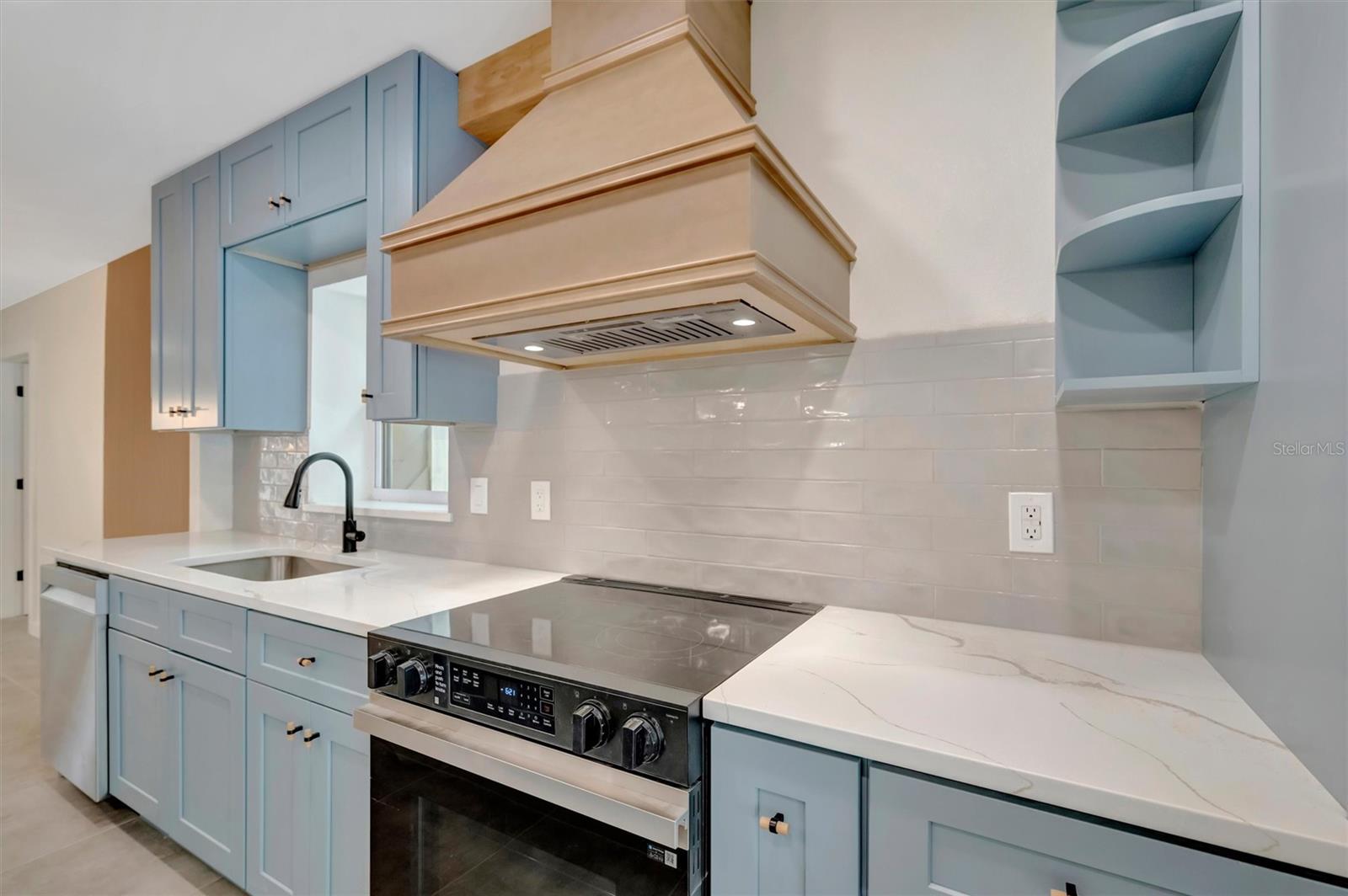 MIRA BELLA NO. 1 BLK D, LOT 9 - Residential