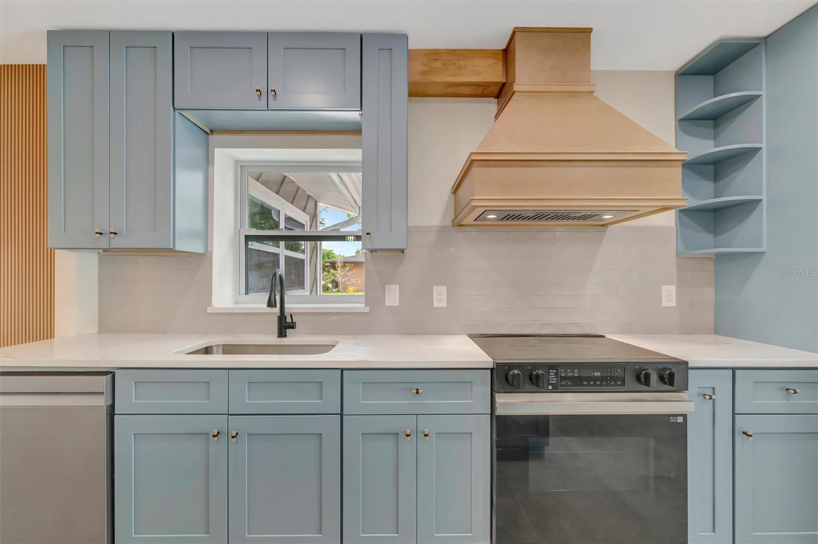 MIRA BELLA NO. 1 BLK D, LOT 9 - Residential