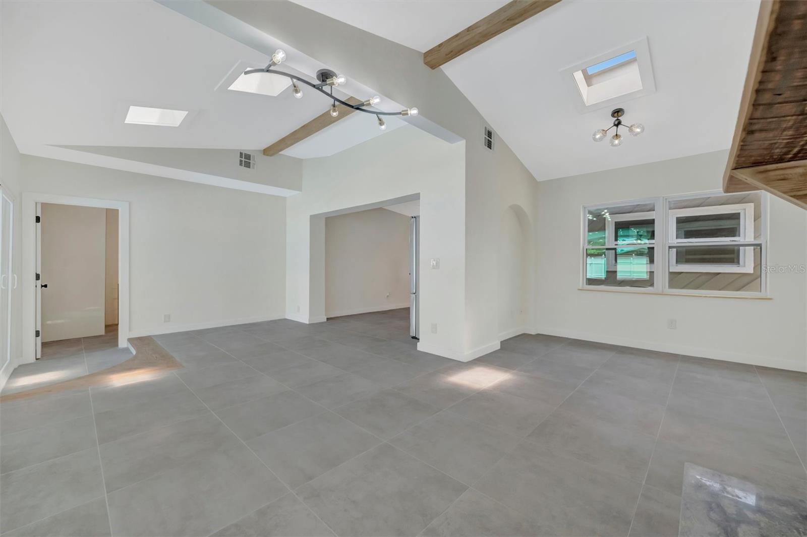 MIRA BELLA NO. 1 BLK D, LOT 9 - Residential