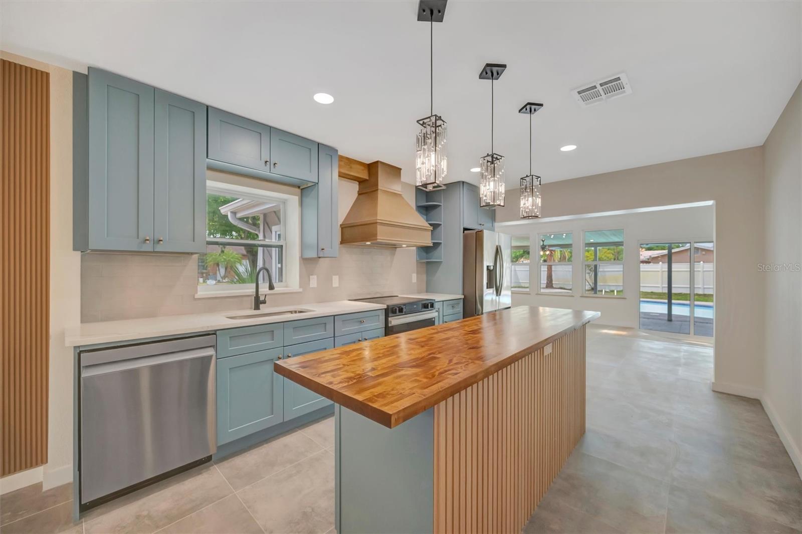 MIRA BELLA NO. 1 BLK D, LOT 9 - Residential