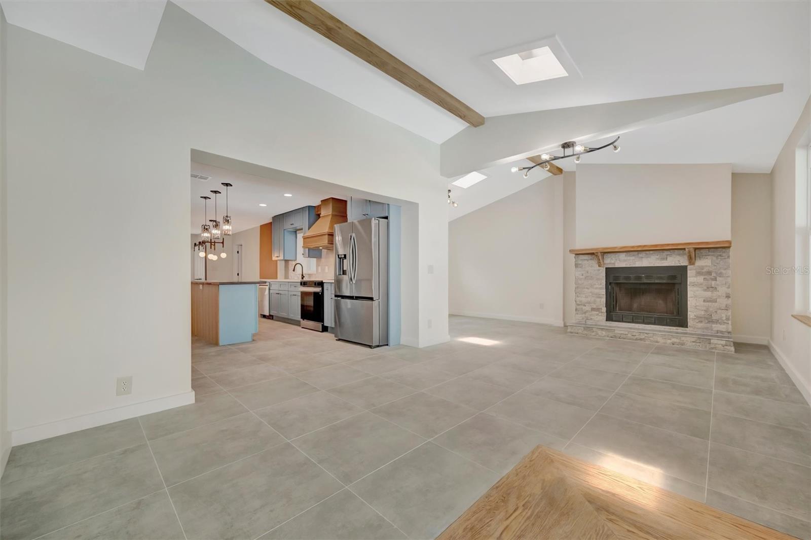 MIRA BELLA NO. 1 BLK D, LOT 9 - Residential