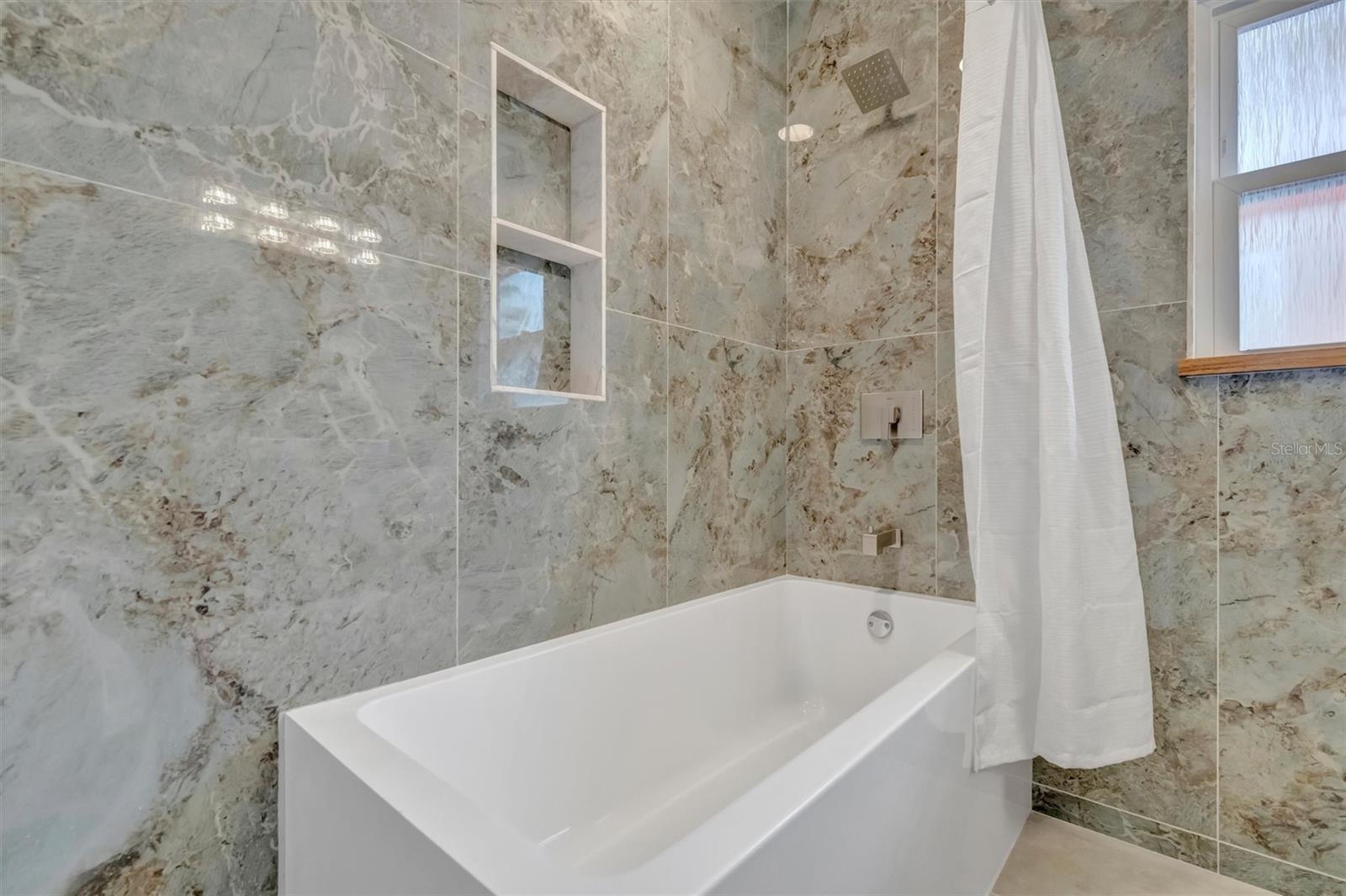 MIRA BELLA NO. 1 BLK D, LOT 9 - Residential