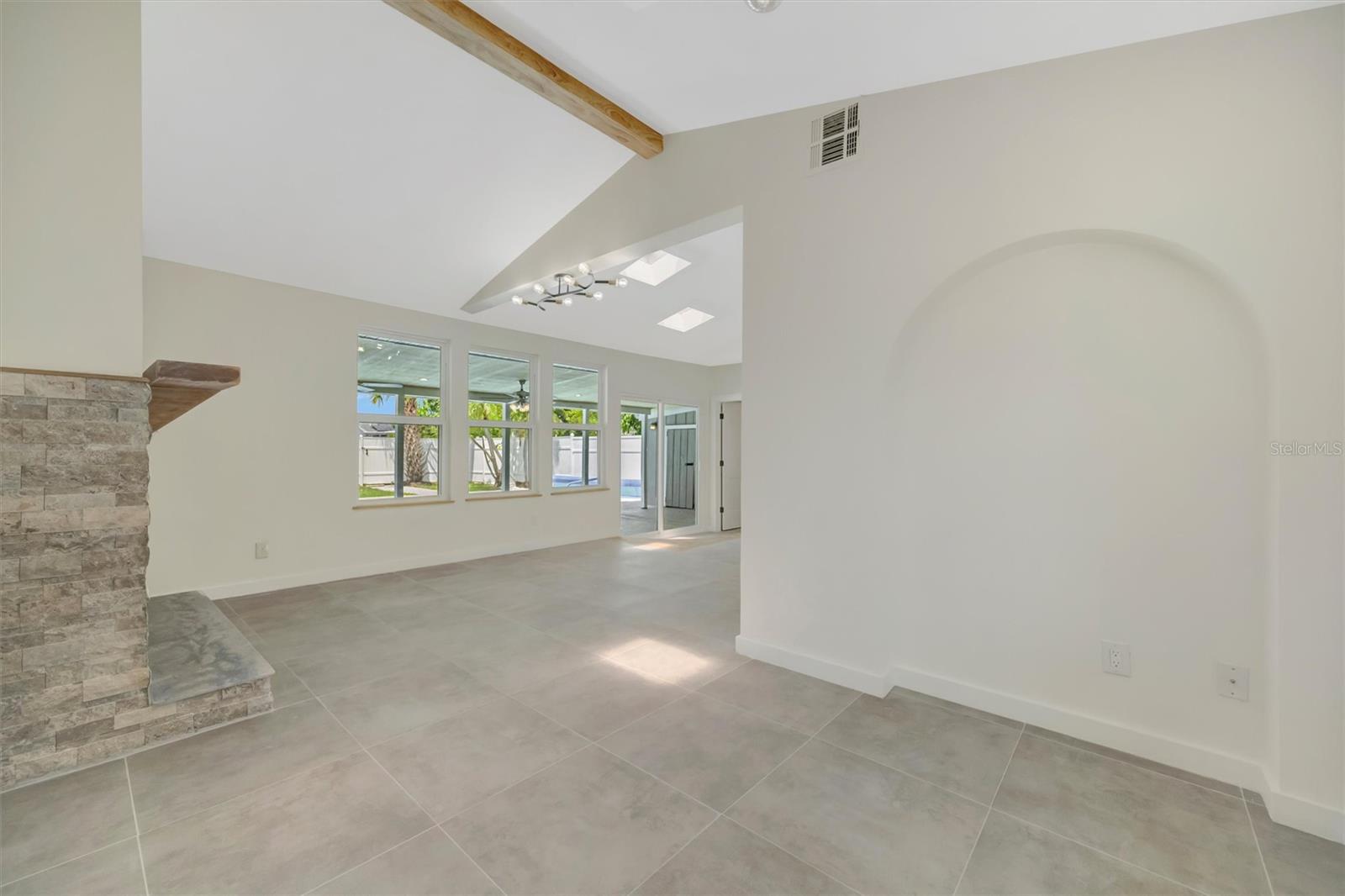 MIRA BELLA NO. 1 BLK D, LOT 9 - Residential