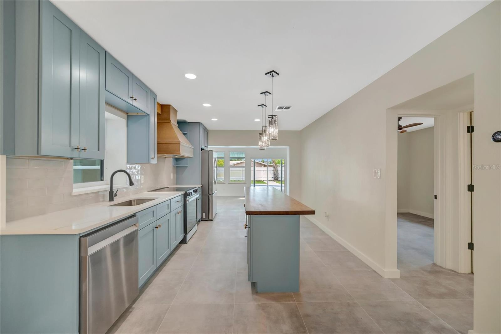 MIRA BELLA NO. 1 BLK D, LOT 9 - Residential