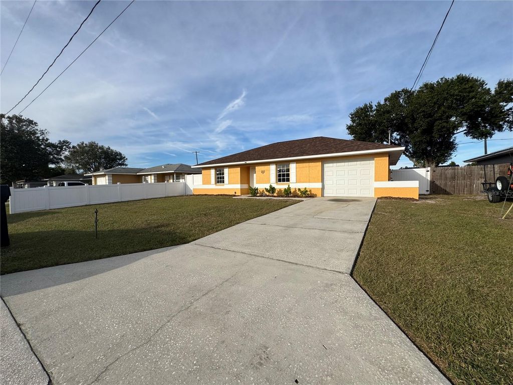 Photo of 203 Summer View Drive, Winter Haven, FL 33880 (MLS # L4958006)