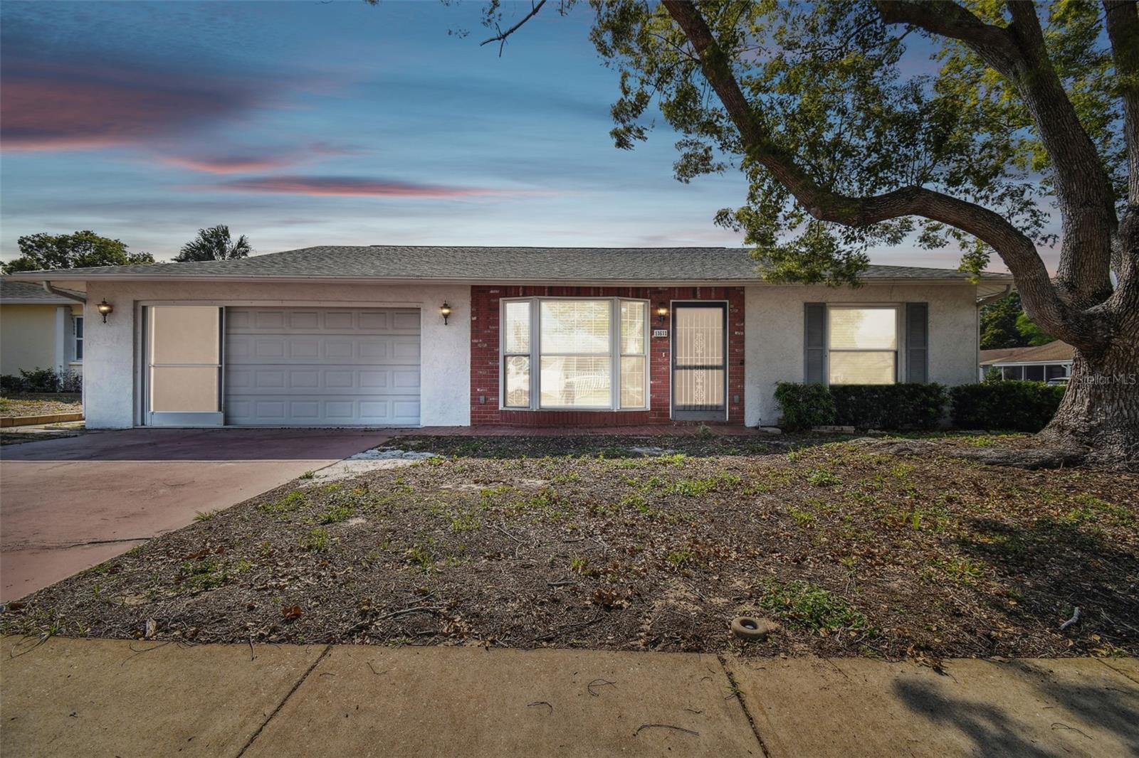 Completely renovated, this beautiful 3 bedrooms, 2 bath, 2 car garage home with large walk-in closets in all of the bedrooms. Spotless all
throughout. New flooring, kitchen cabinets, appliances, granite counter tops. Both bathrooms are completely remodel. New roof, freshly painted interior. Spacious split bedroom layout. New fence in backyard to be install. THIS PROPERTY WON'T LAST!!!