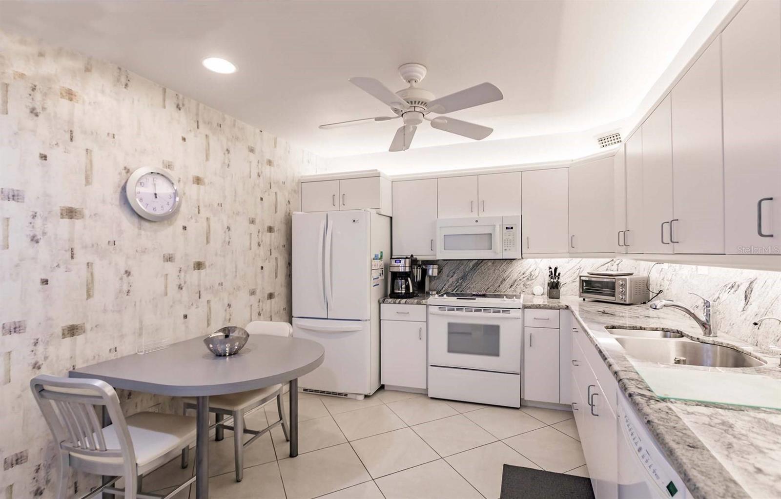 PEPPERTREE BAY IV - Residential Lease